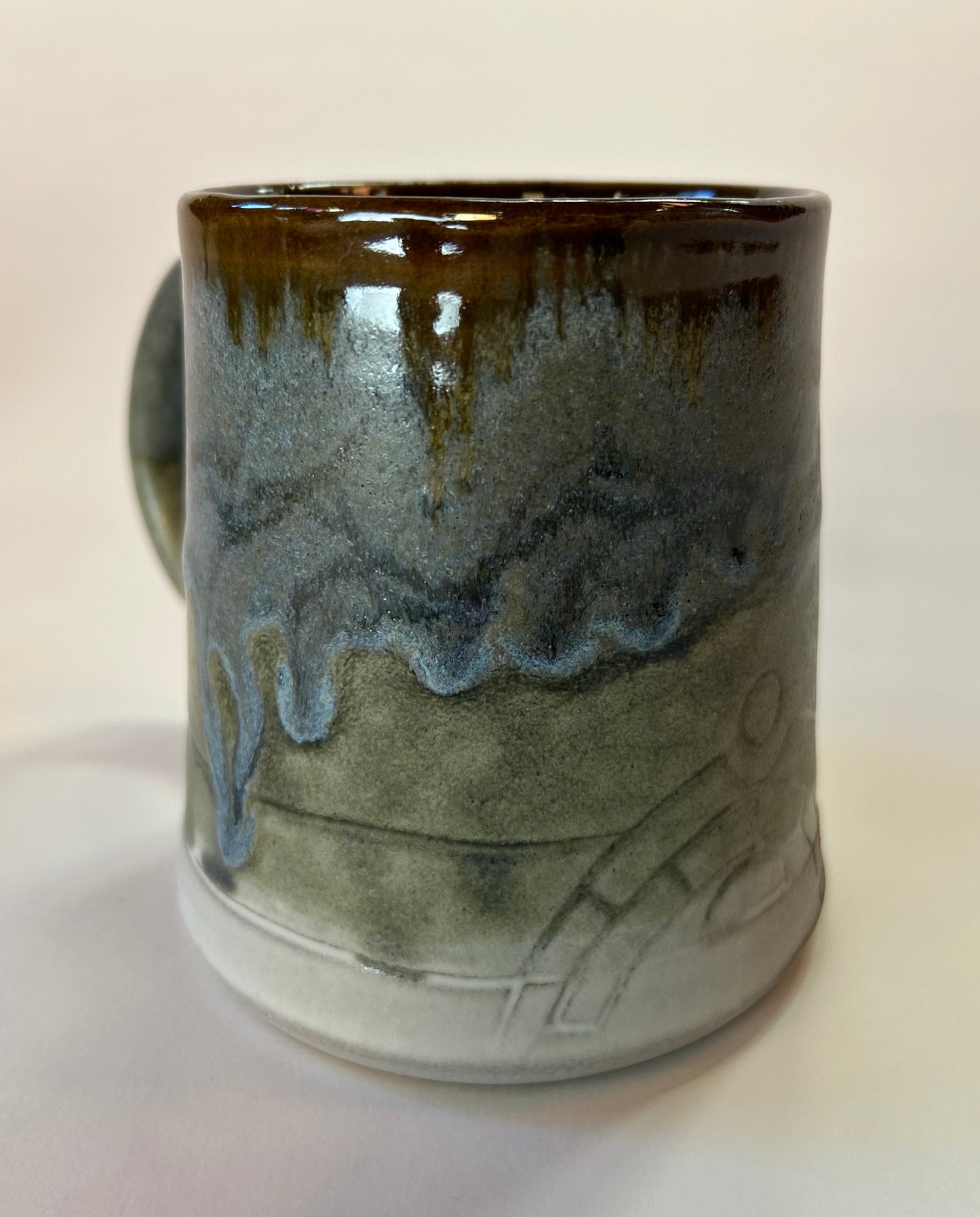 Keystone Carved Stoneware Mug